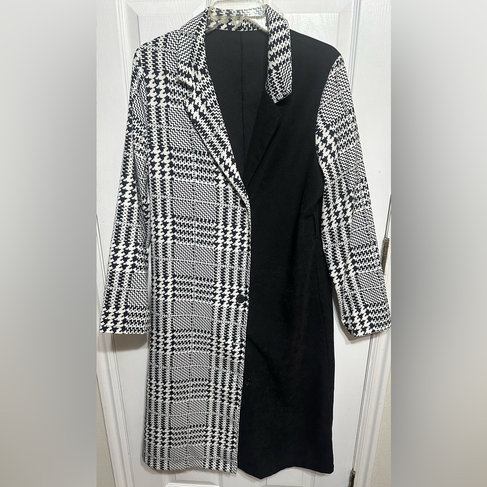 SHEIN Black and White Houndstooth Blazer